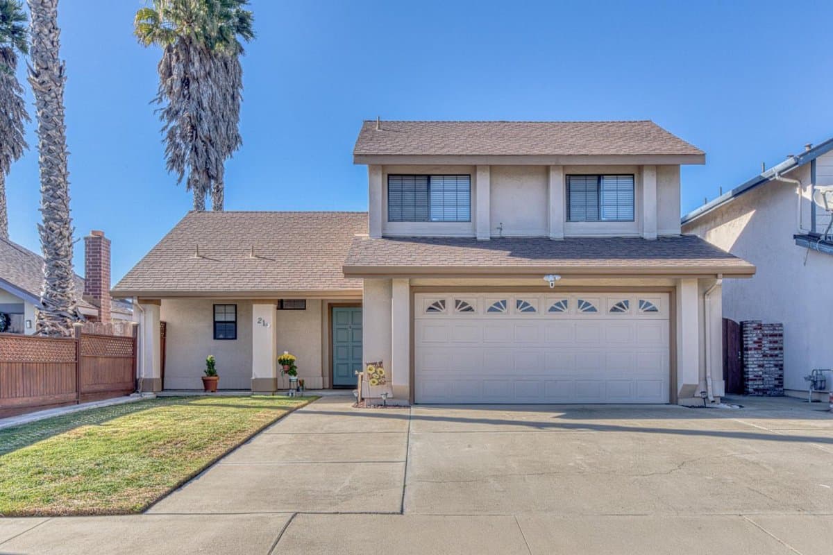 21 Geary Circle - Photo 1
