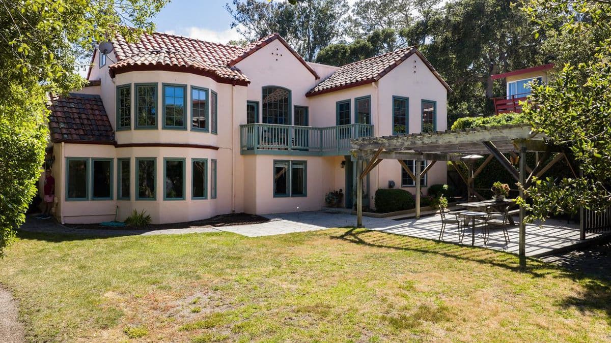 938 Lighthouse Avenue - Photo 3