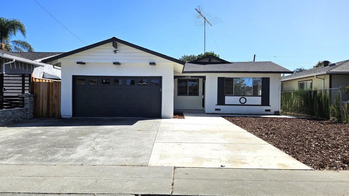 1688 Enesco Avenue - Photo 1