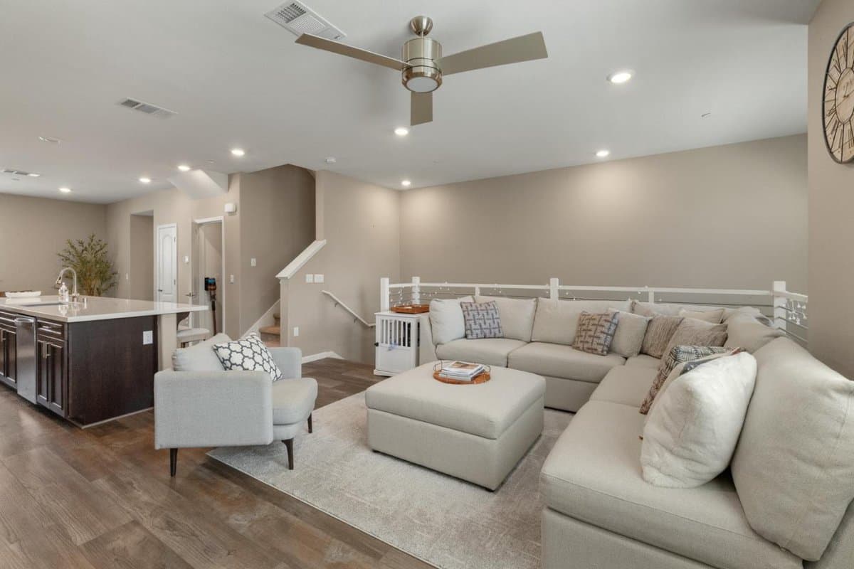 133 Llano De Los Robles Avenue #3 - Photo 1