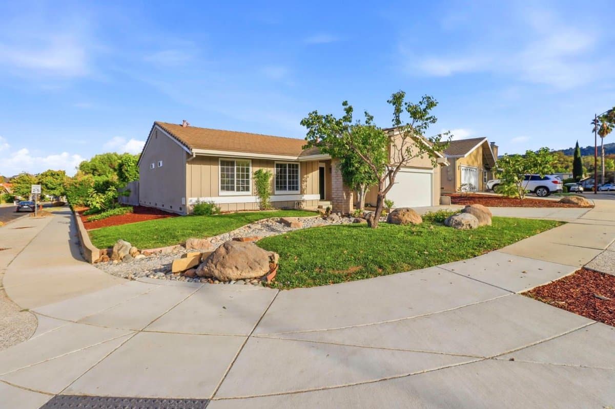 6202 Meridian Avenue - Photo 2
