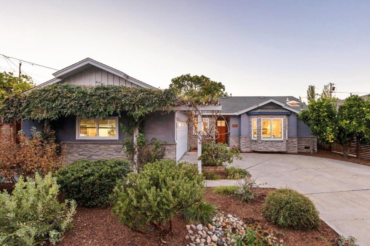 1815 Clare Court - Photo 1