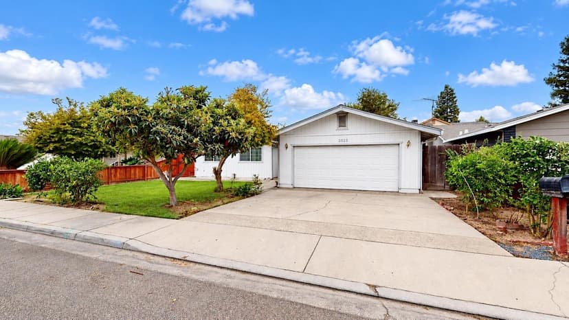 2525 Hampton Way - Photo 1 of 8