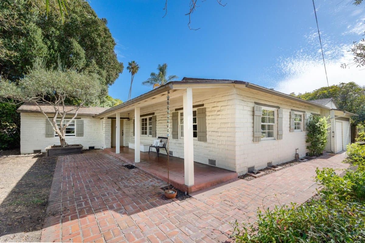 719 High Street - Photo 2