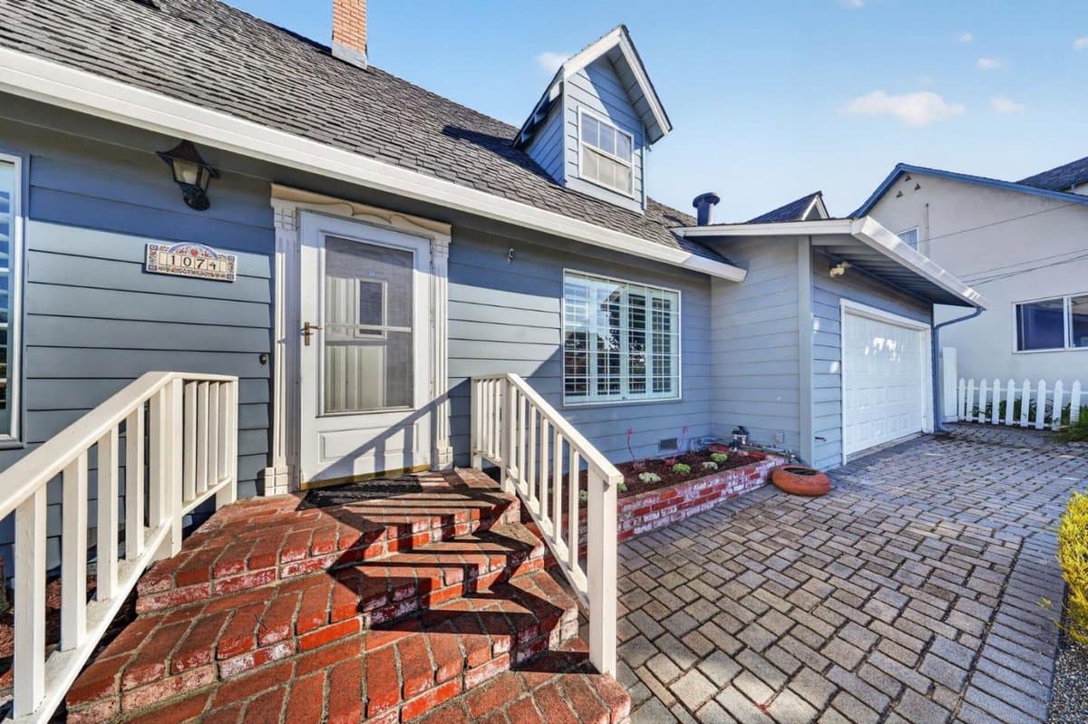 1074 Lorenzo Court - Photo 4