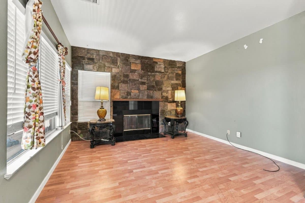 151 Wellington Place - Photo 4