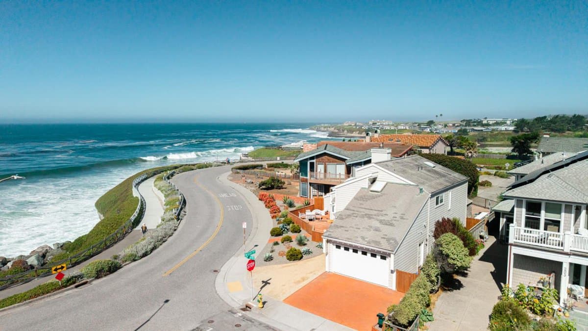 2302 West Cliff Drive - Photo 2