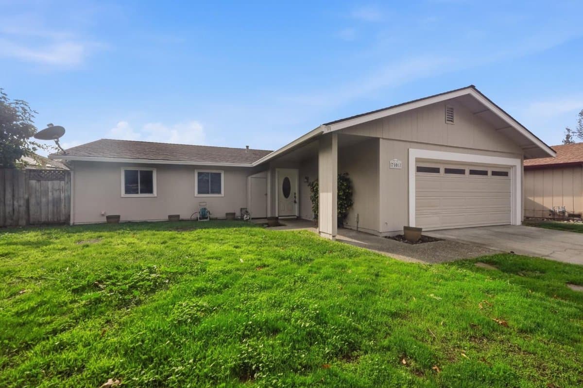 7001 Avenida Rotella - Photo 1