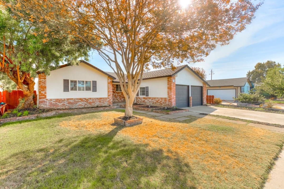 316 Charles Avenue - Photo 2