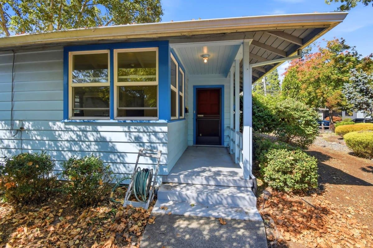 711 Brigham Avenue - Photo 3