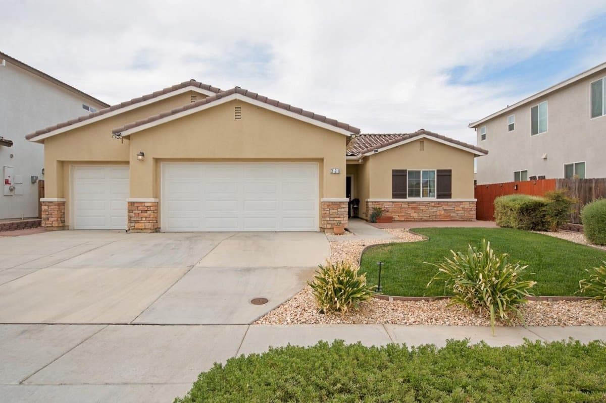 339 Lolly Way - Photo 1