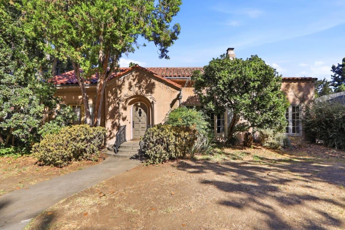 670 South 15th Street - Photo 1