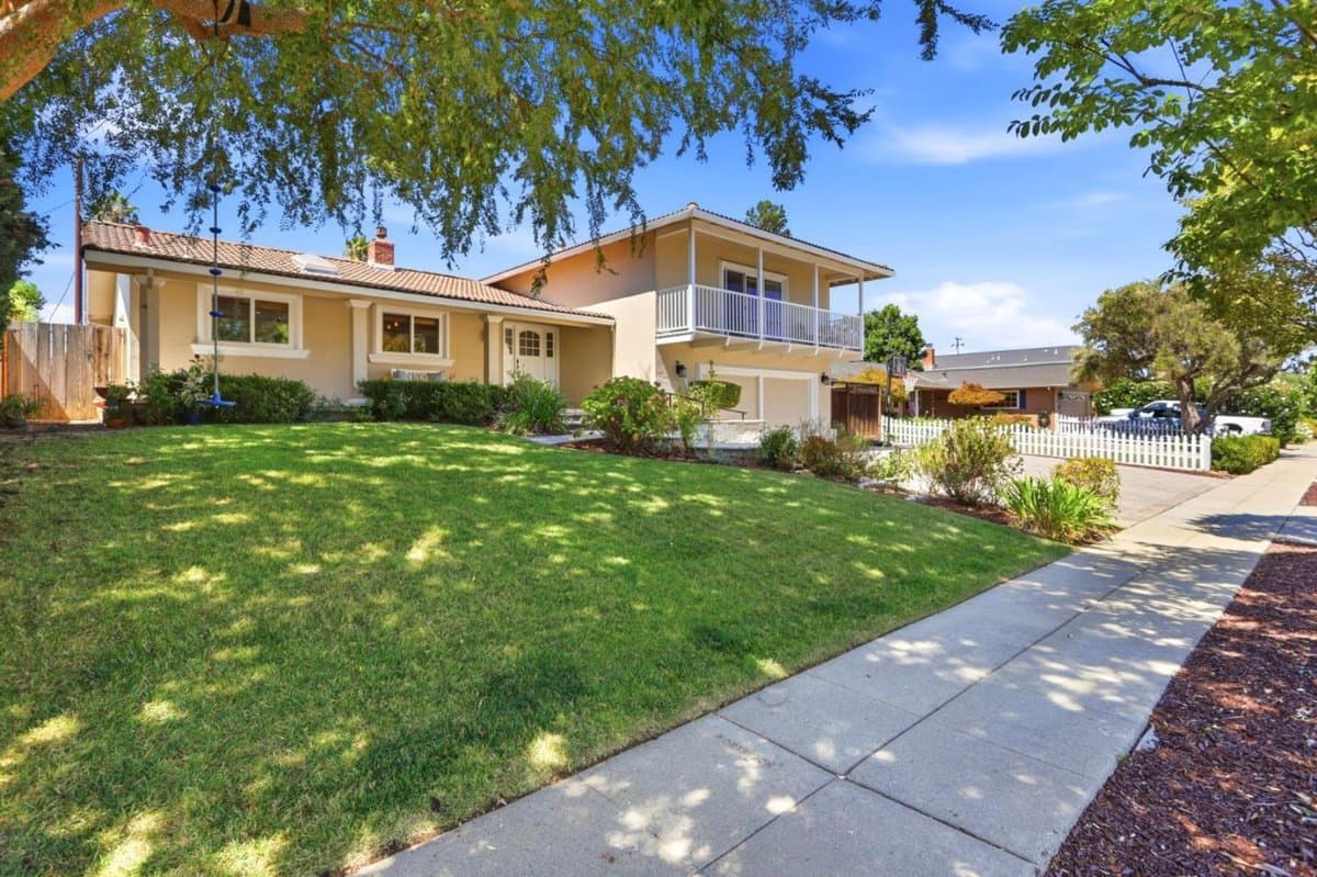 6463 Camelia Drive - Photo 3