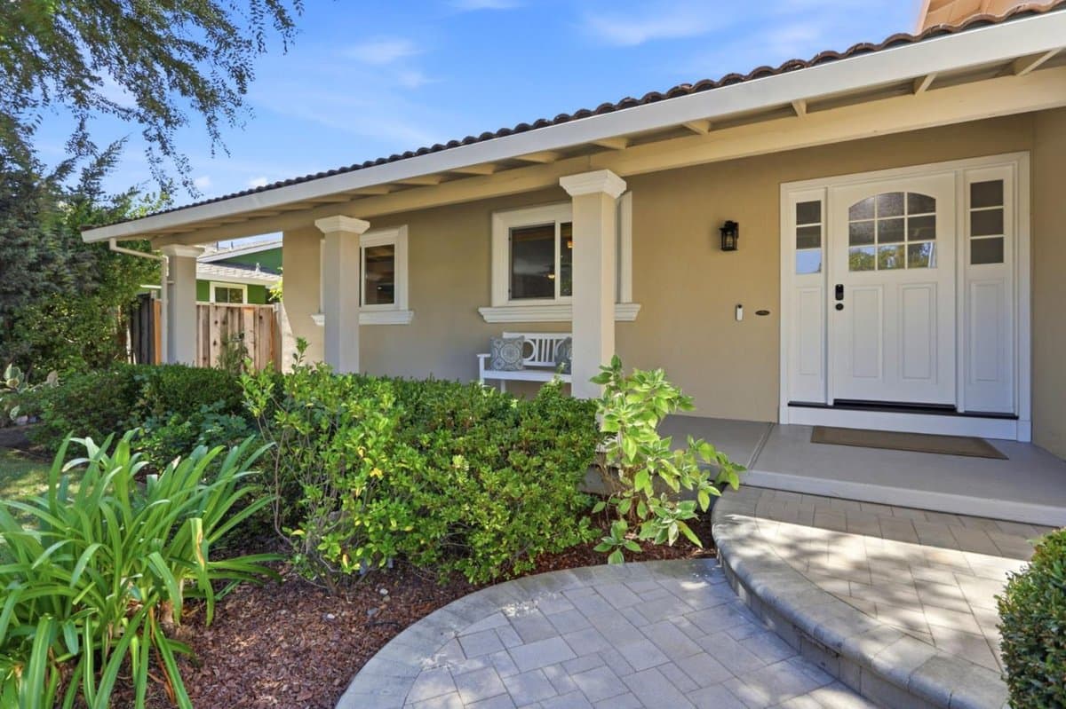 6463 Camelia Drive - Photo 4