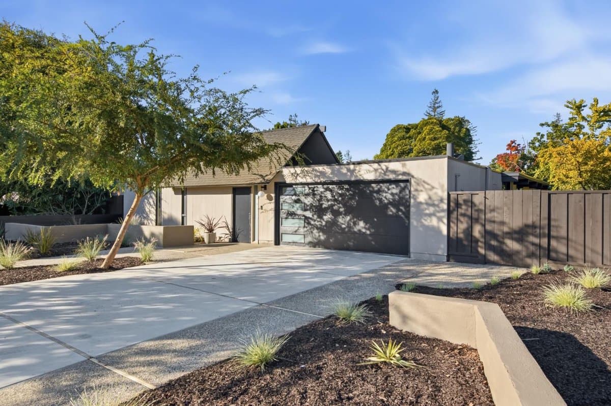 821 Cumberland Drive - Photo 3