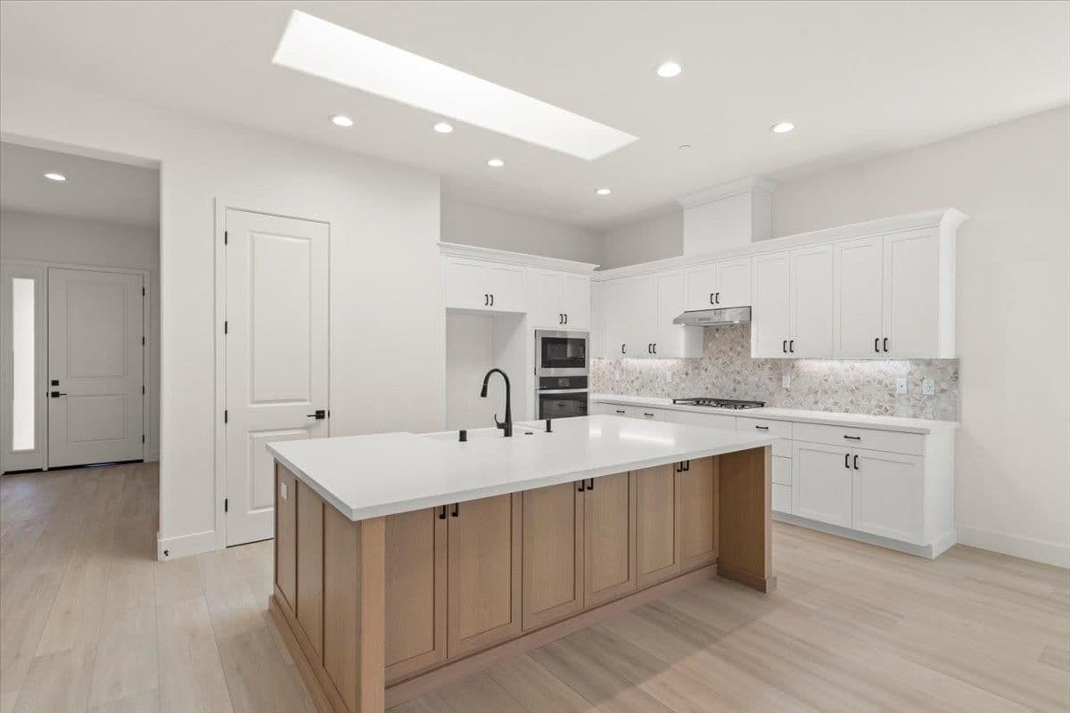 2112 Red Oak Drive - Photo 3