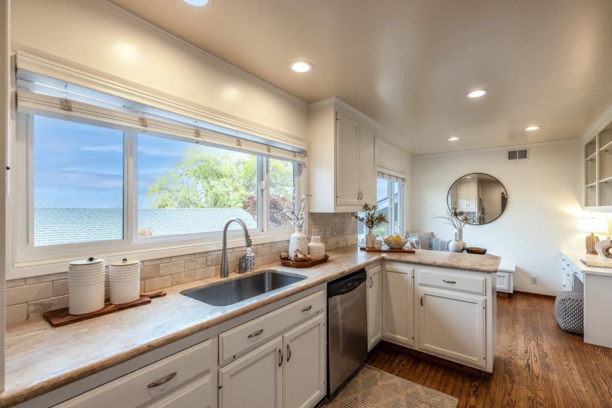 1010 Murchison Drive - Photo 5