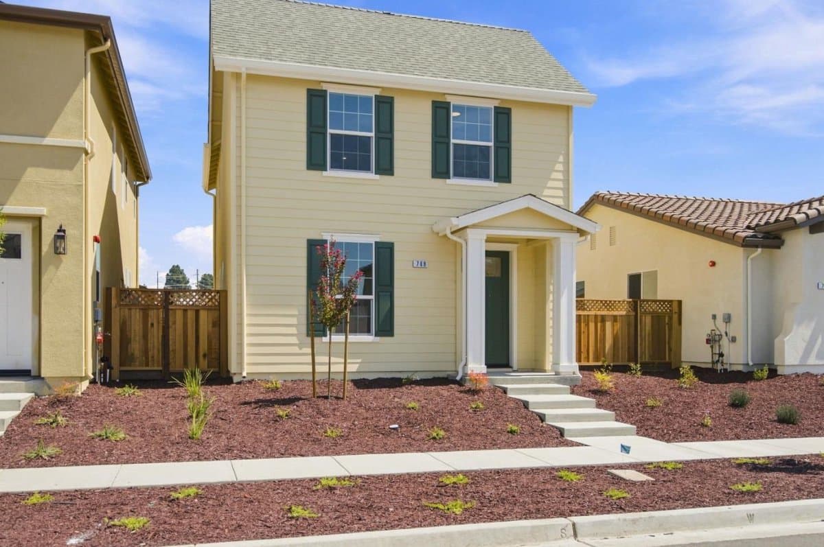 748 Aurora Way - Photo 2