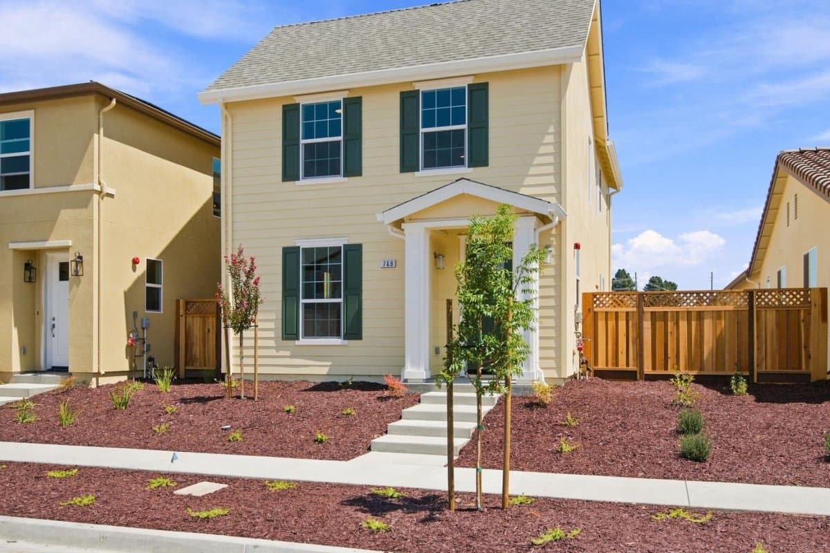 748 Aurora Way - Photo 3