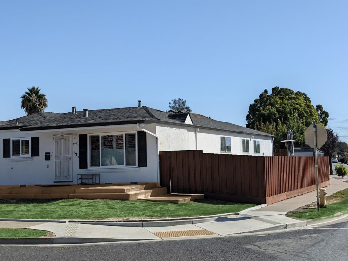 4480 Crestwood Street - Photo 2