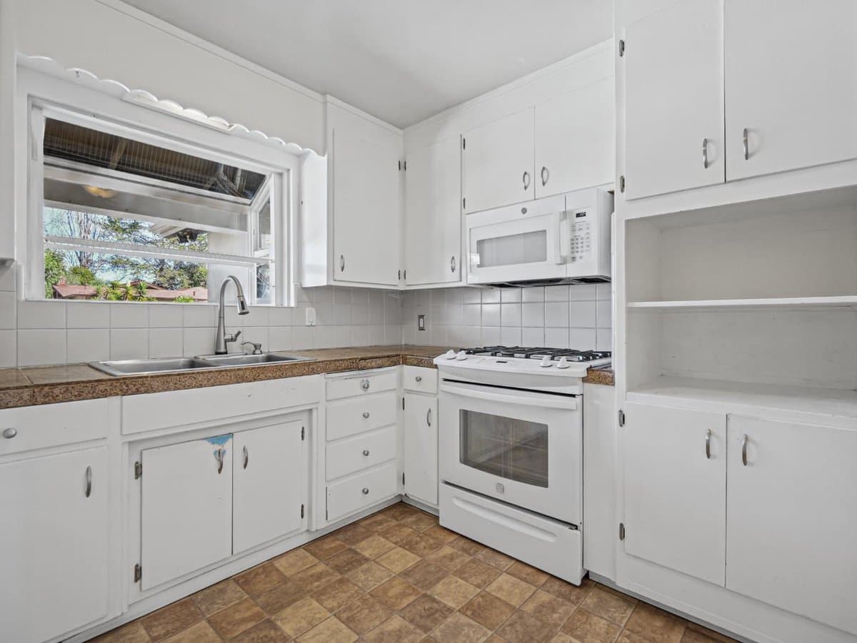 2143 Burr Court - Photo 4