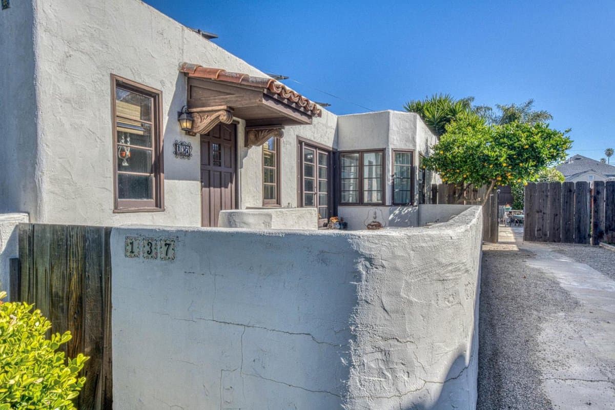 137 Maple Street - Photo 2