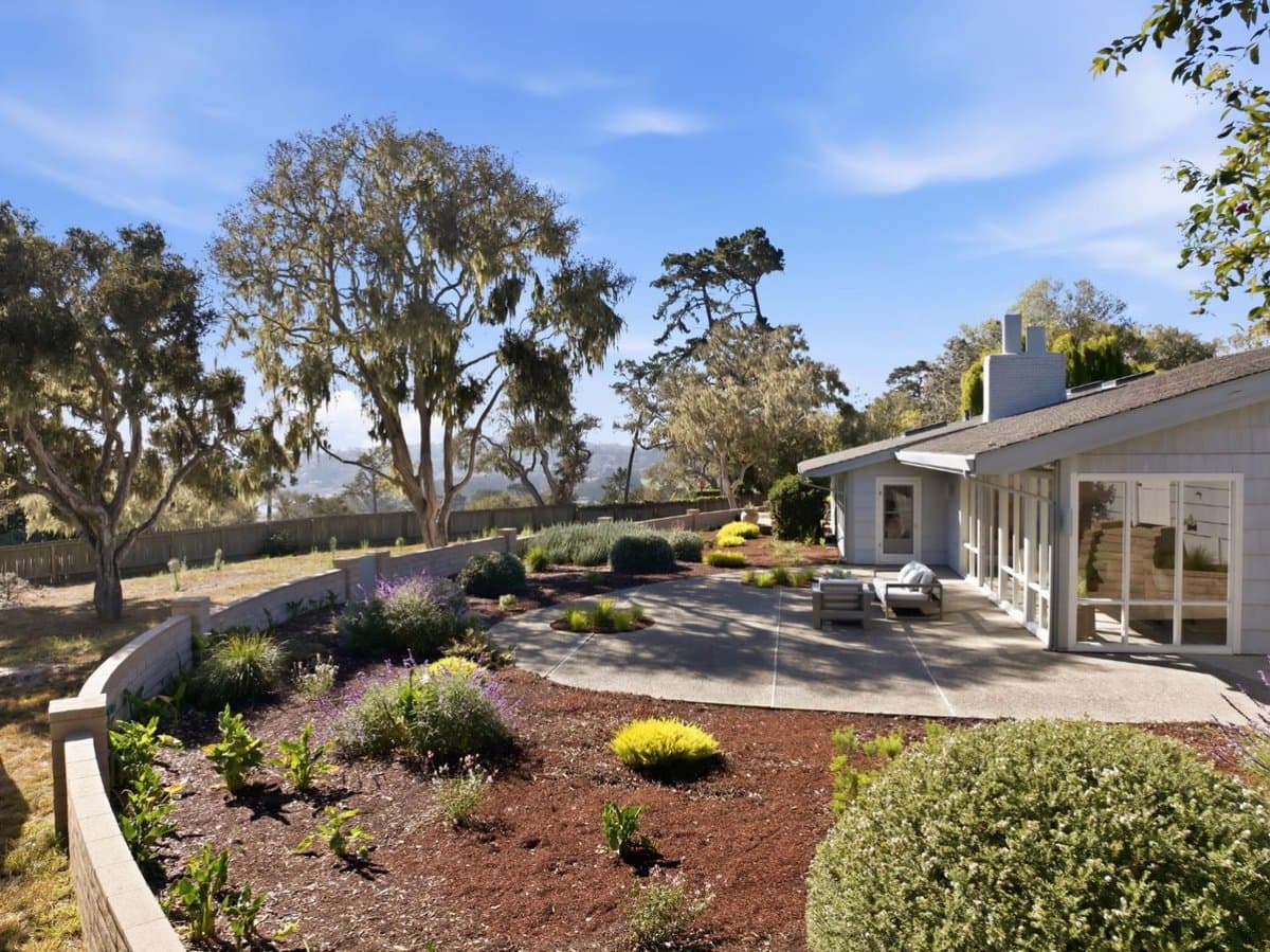 1651 Crespi Lane - Photo 3