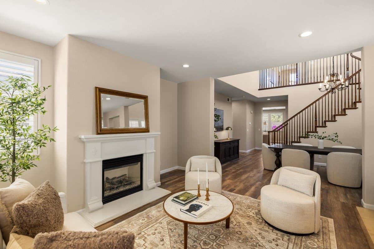 4890 Peninsula Point Drive - Photo 2