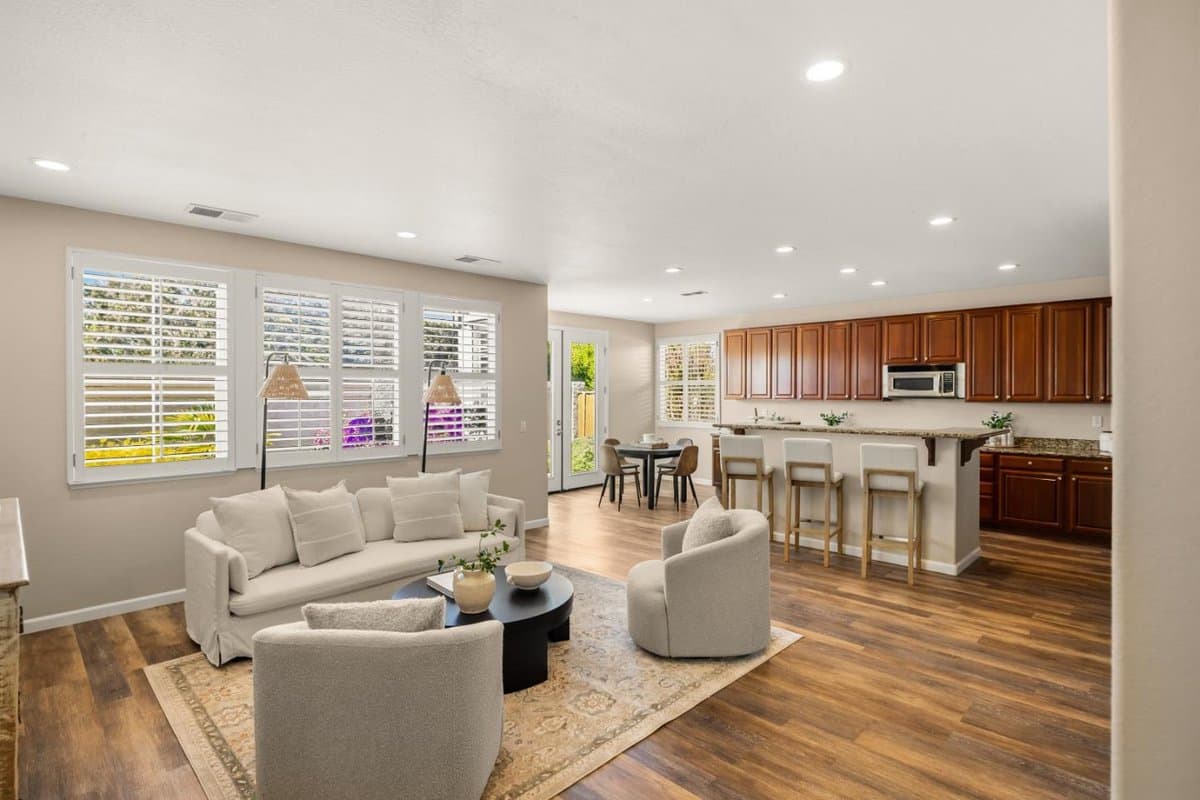 4890 Peninsula Point Drive - Photo 4