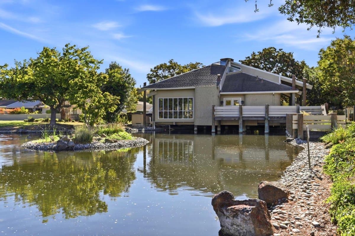 2214 Saint Claire Court - Photo 5