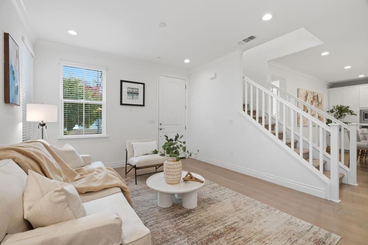 14135 Capri Drive - Photo 3