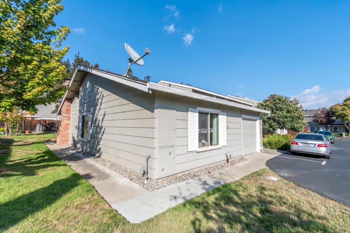 509 Latimer Circle - Photo 3