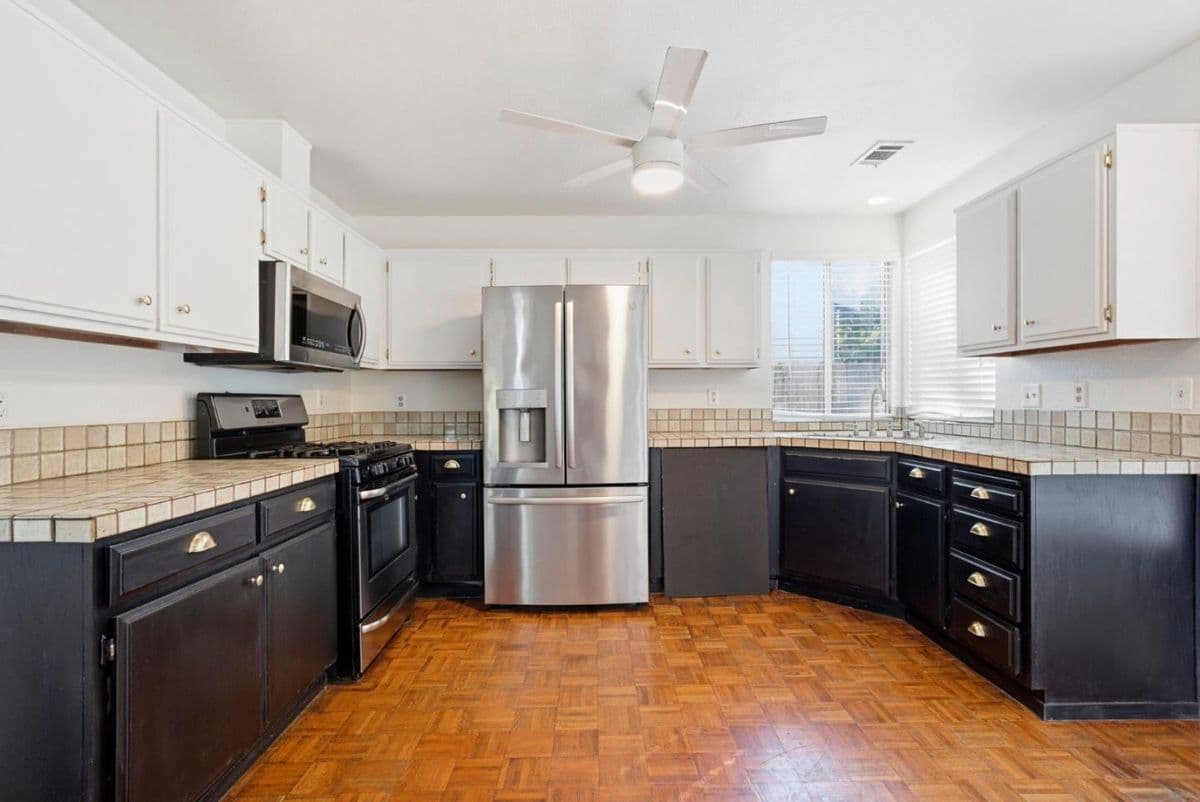 621 New Bedford Drive - Photo 2