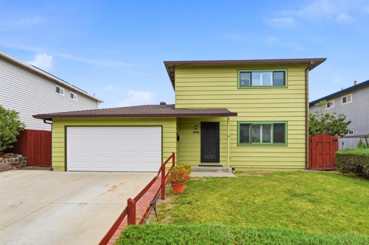 496 Savstrom Way - Photo 1