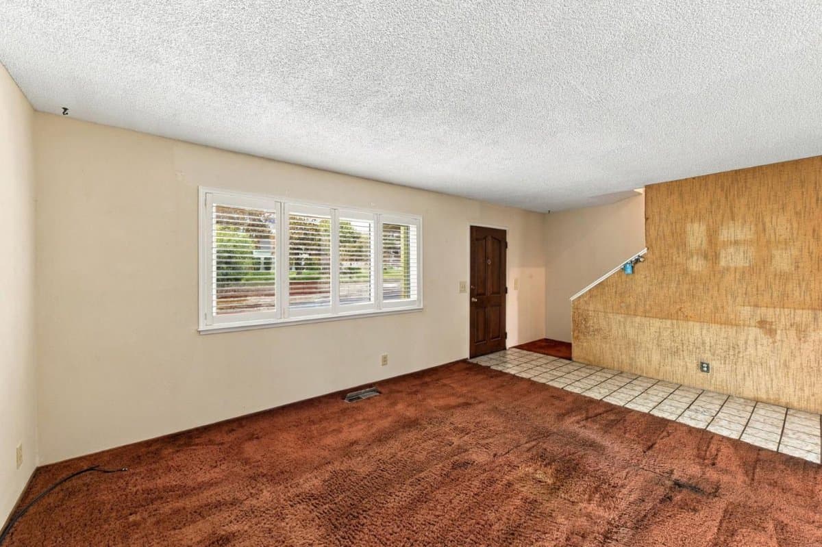 496 Savstrom Way - Photo 5