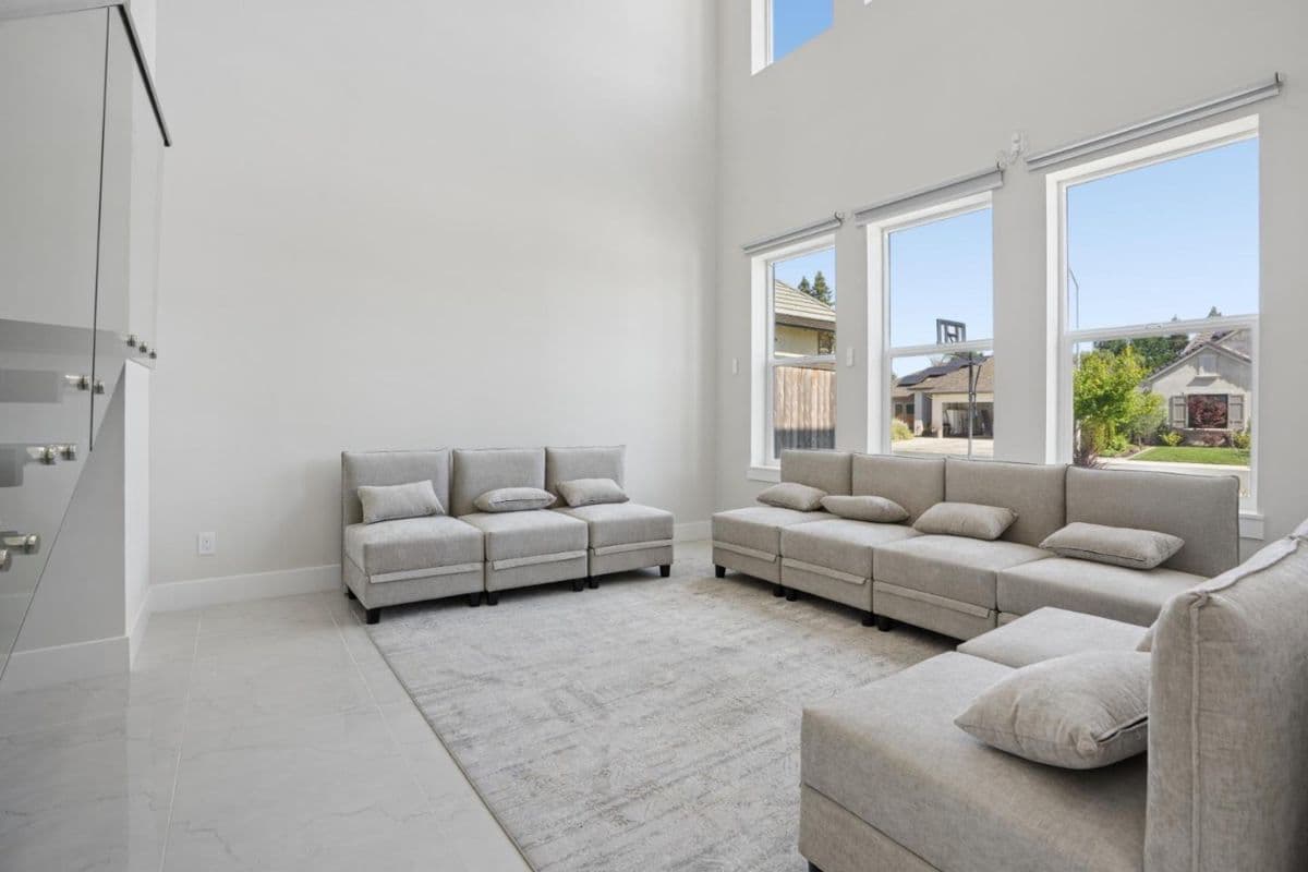 2362 Interlaken Court - Photo 3