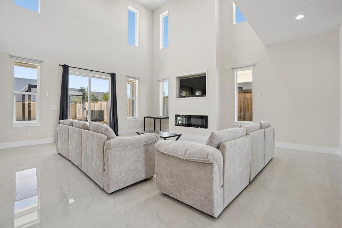 2362 Interlaken Court - Photo 4