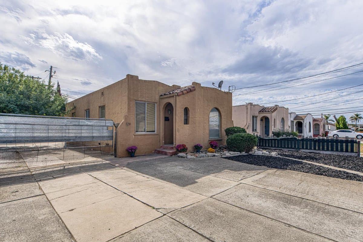 120 Katherine Avenue - Photo 2