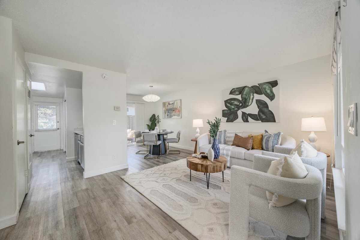 220 Castillion Terrace - Photo 2