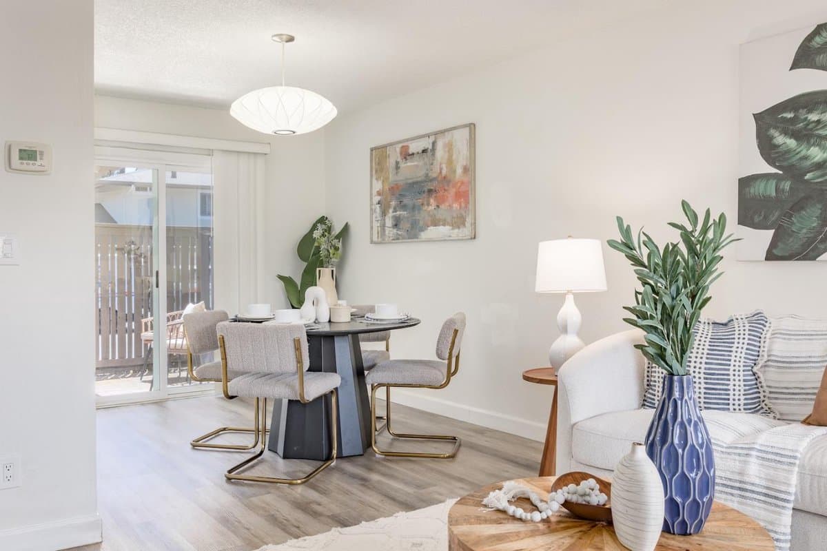 220 Castillion Terrace - Photo 4