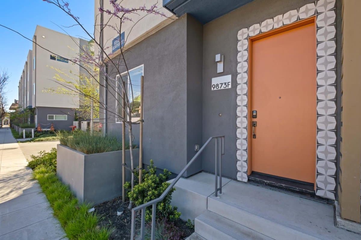 9873 Macarthur Boulevard #F - Photo 3