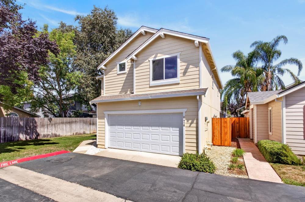 6416 Laguna Mirage Lane - Photo 4