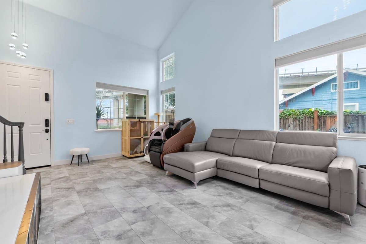 708 Raineer Court - Photo 2