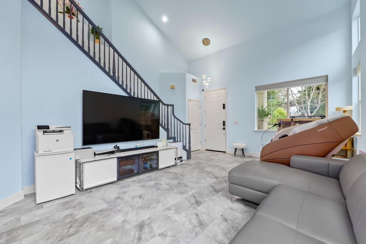 708 Raineer Court - Photo 3