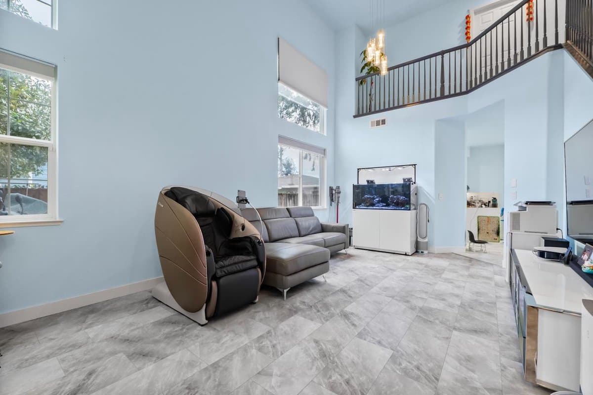 708 Raineer Court - Photo 4