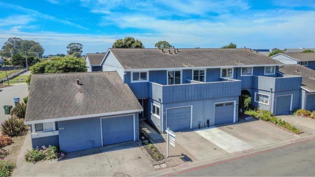 1044 Suzanne Court - Photo 2