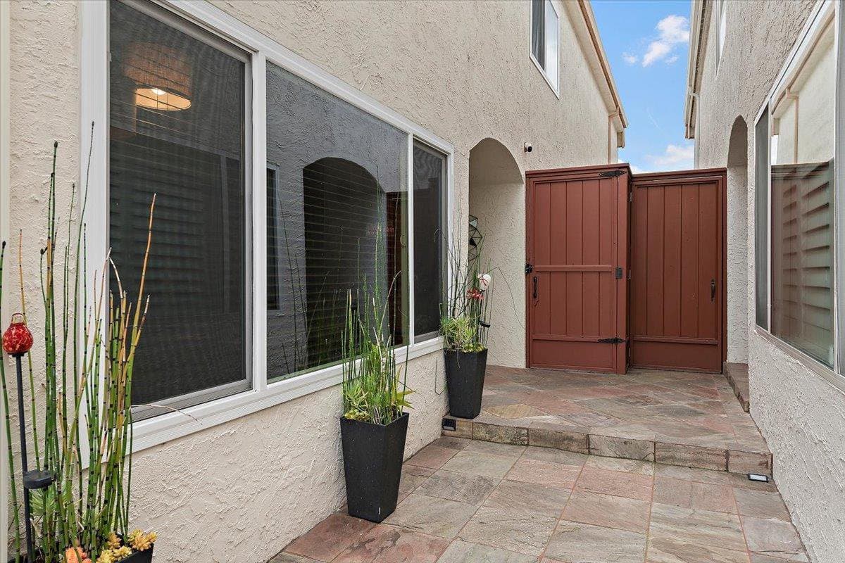 444 Fathom Drive - Photo 2