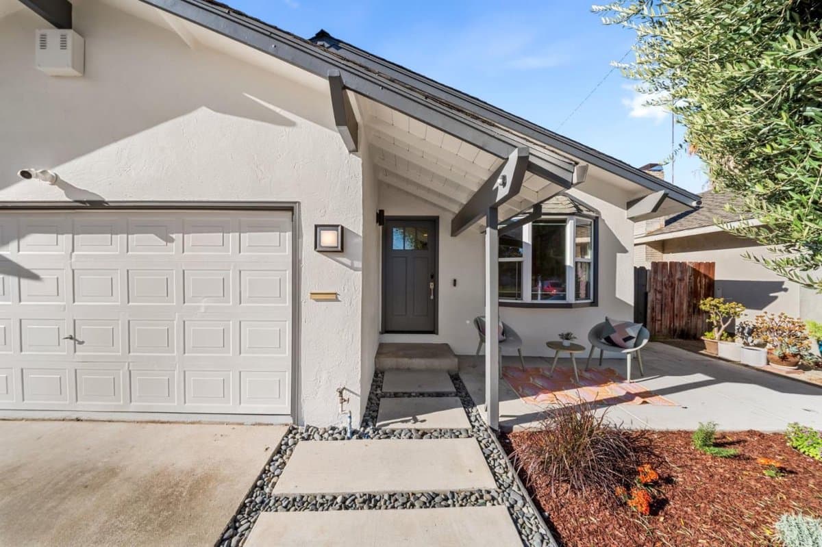 1617 Greenwood Way - Photo 2