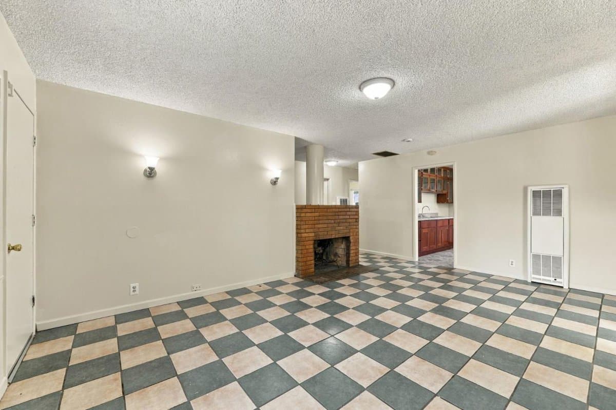 2747 Sussex Drive - Photo 4
