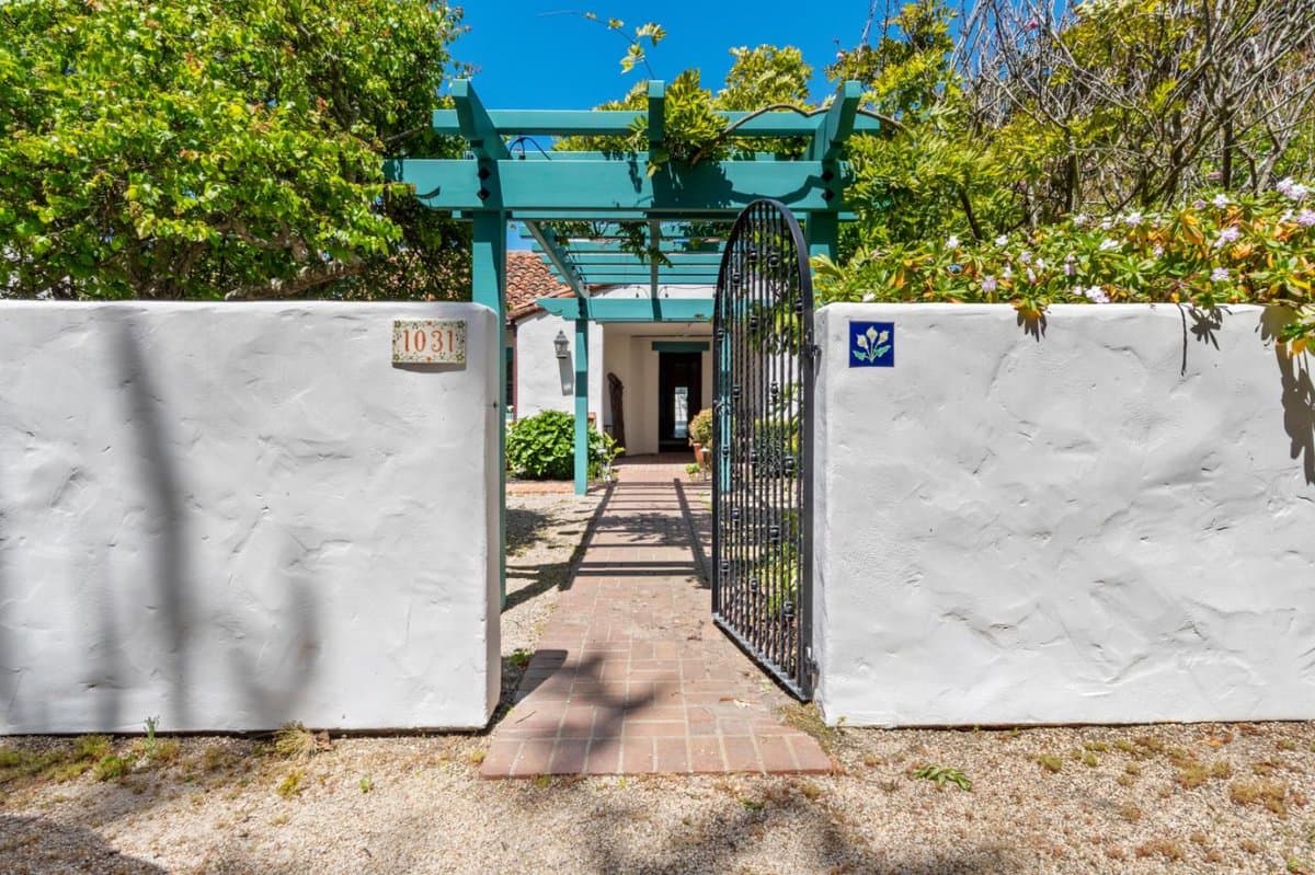 1031 The Old Drive - Photo 4